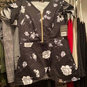 Brand New Jaanuu Scrub top